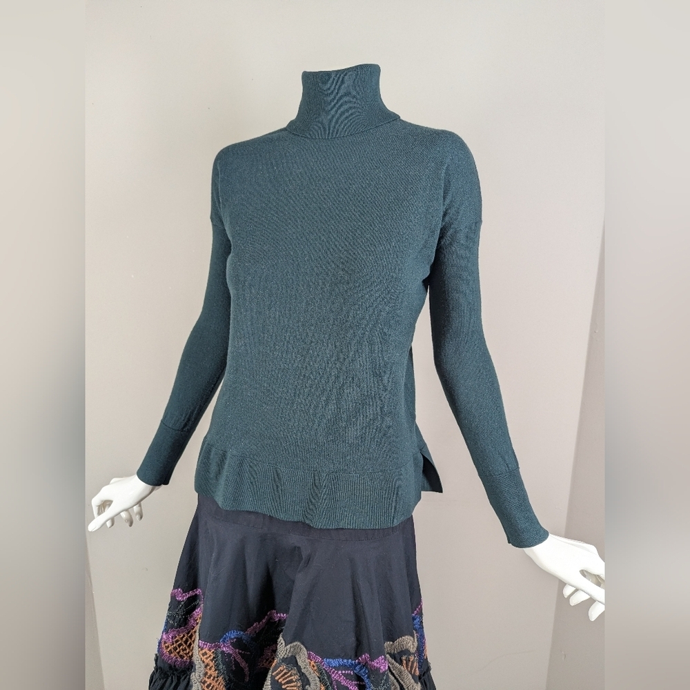 Icône Forest Green Turtleneck Sweater Minimalist Capsule Knit Medium